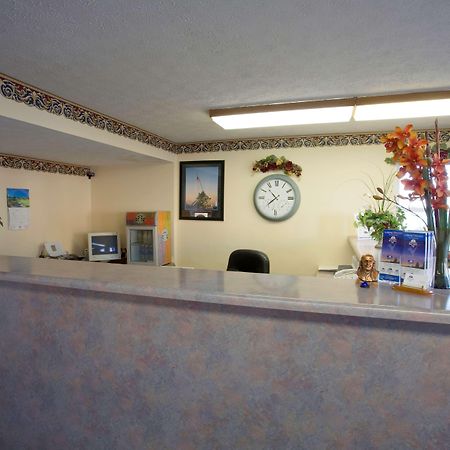 America'S Best Value Inn Litchfield Интерьер фото